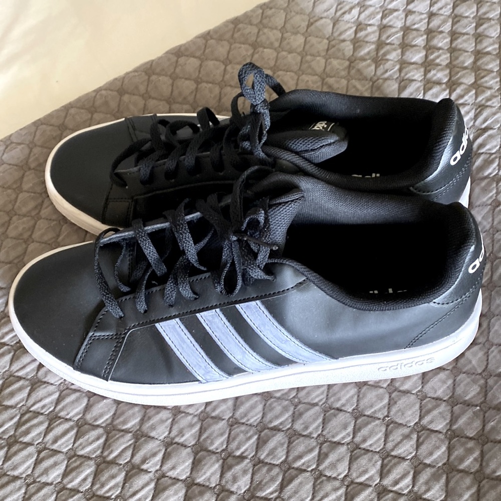 ADIDAS SNEAKERS